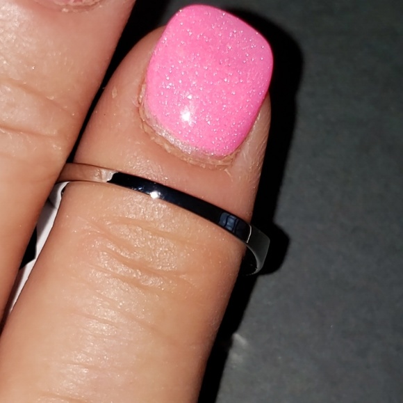 Flash Sale Stunning Sterling Silver Garnet Ring - Picture 8 of 8